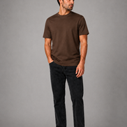 Mace T-shirt Glans heren – kleur bruin, gedragen door model